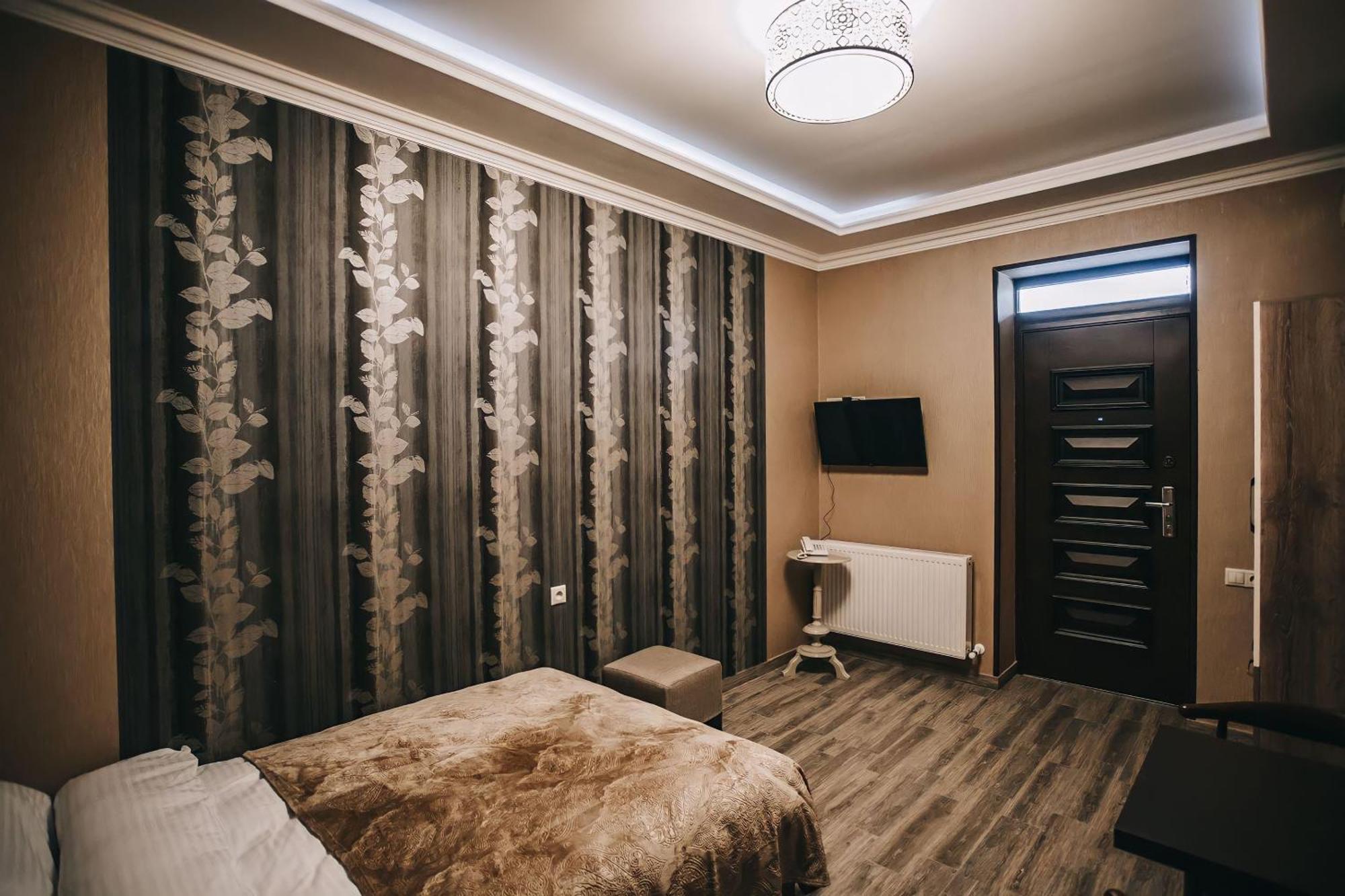 Tserovani 7 Rooms Hotel מראה חיצוני תמונה